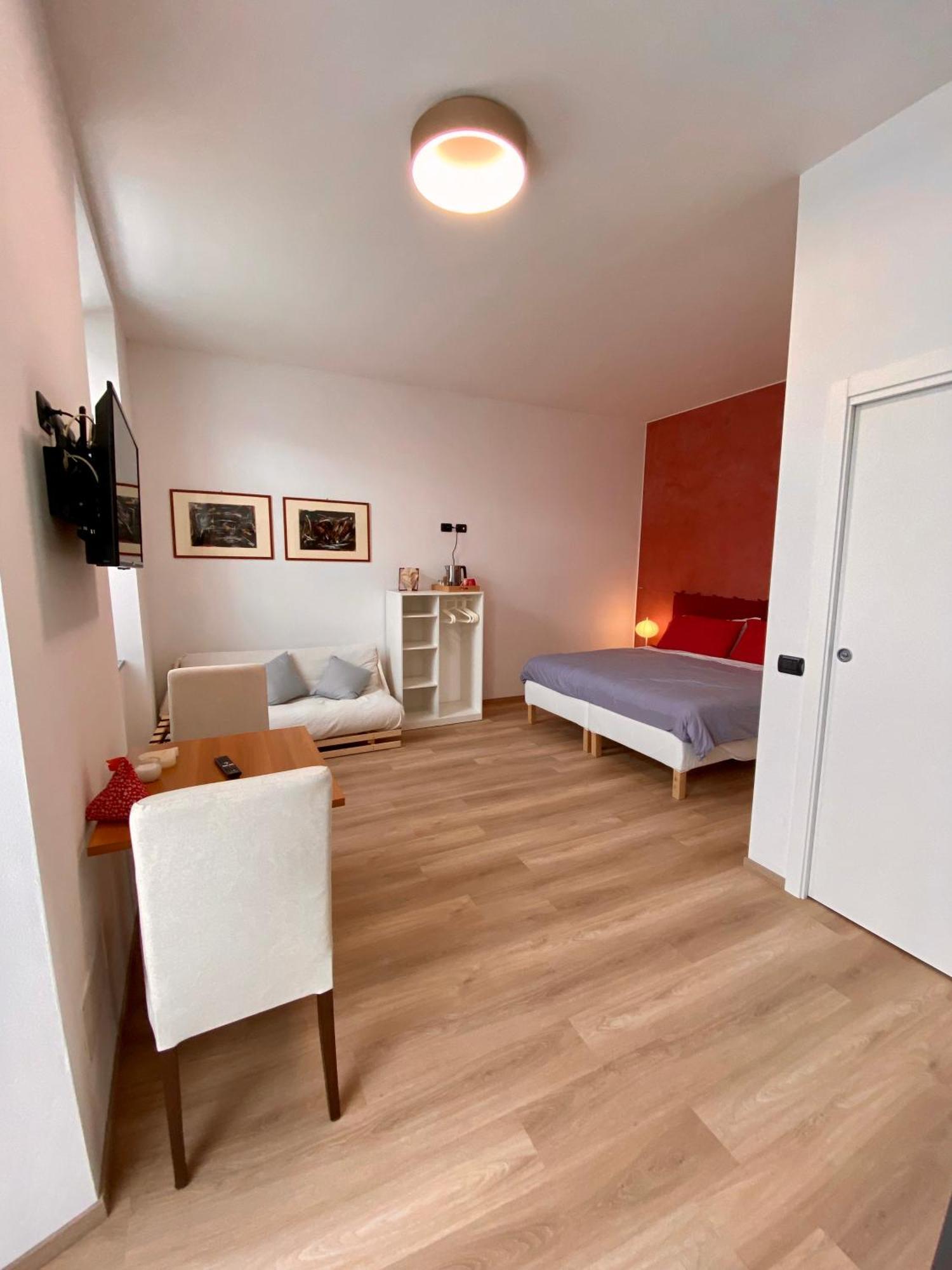 Notte Di Note - Home Hospitality بوستو أرسيزيو المظهر الخارجي الصورة