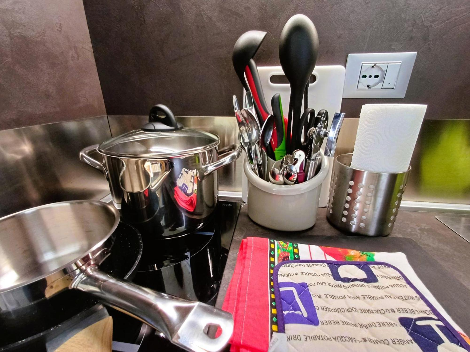 Notte Di Note - Home Hospitality بوستو أرسيزيو المظهر الخارجي الصورة